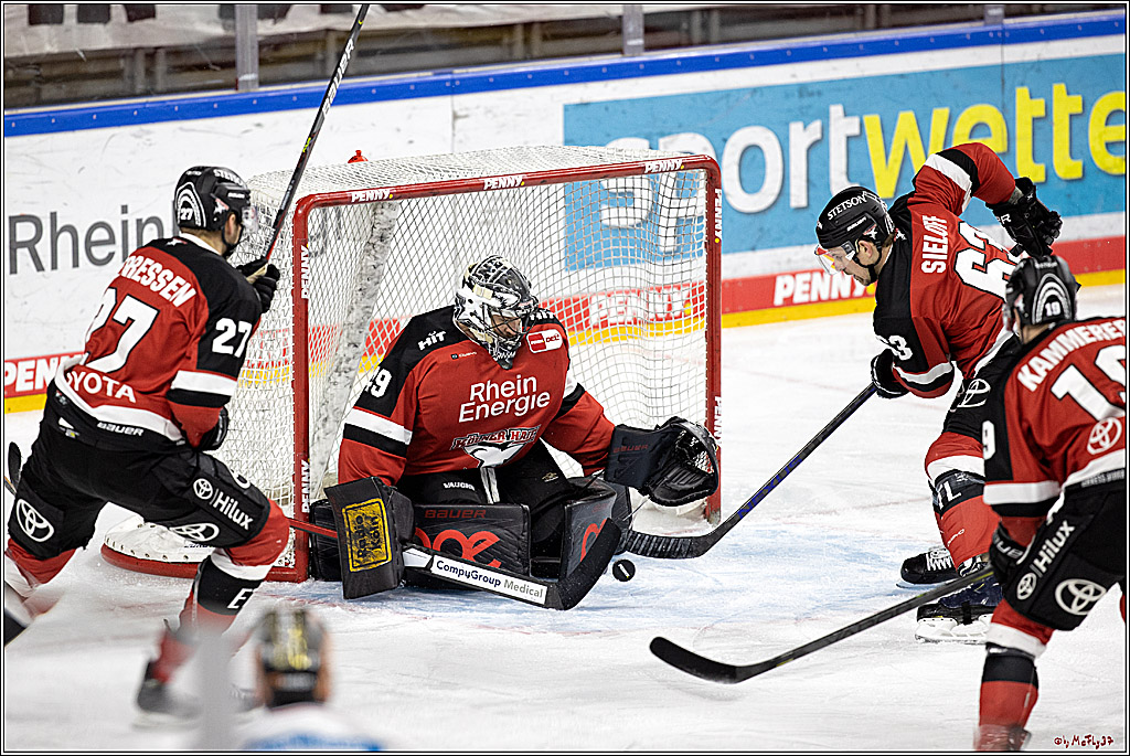 PENNY DEL;  Koelner Haie - Eisbaeren Berlin; Koeln, 28.12.2021